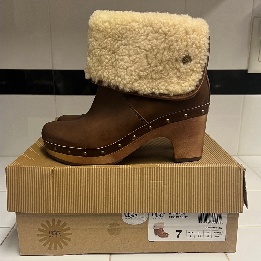 UGG Women's Lynnea Clog Boots